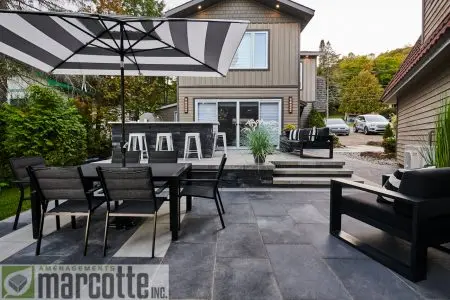 Modern landscaping with bar counter and lighting