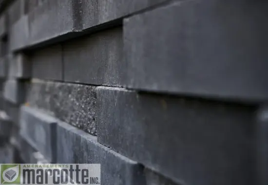 Modern landscaping with bar counter and lighting