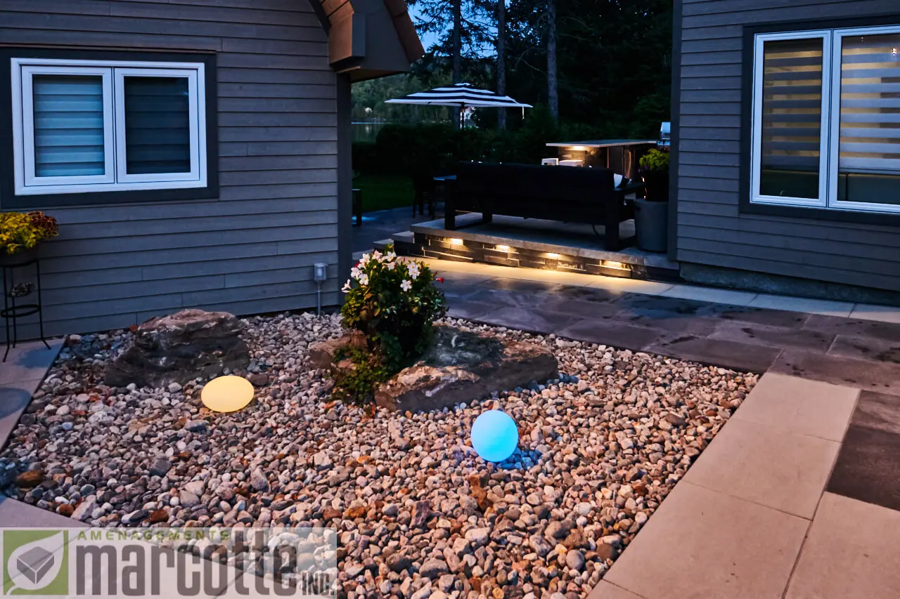 Modern landscaping with bar counter and lighting