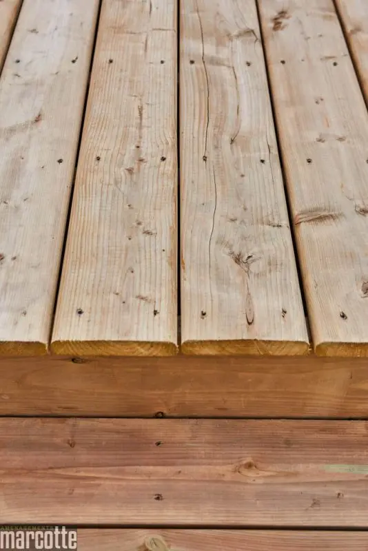 Construction de decks en bois et matériaux composites