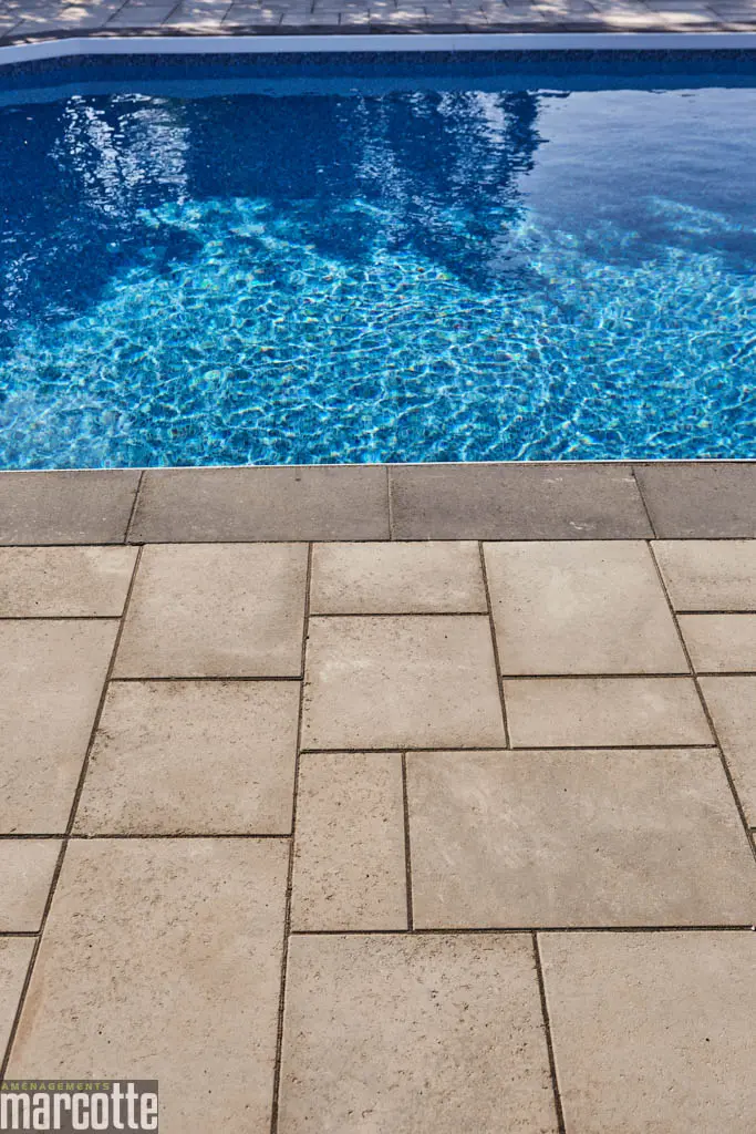 Landscaping a Courtyard Around a Pool